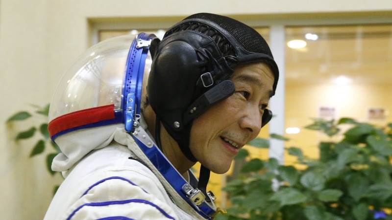 Maezawa unveils crew for Moon trip with SpaceX