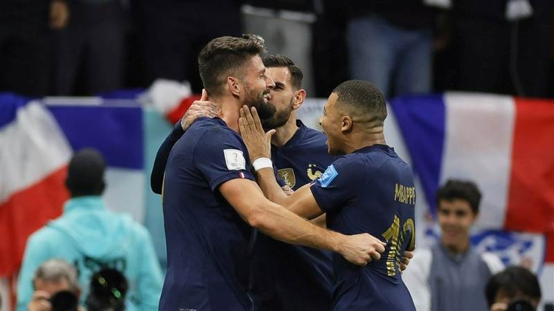 France upset England, reach World Cup semis