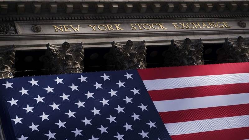 US opens mixed after data