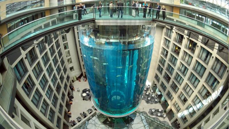 Gigantic aquarium bursts onto Berlin streets