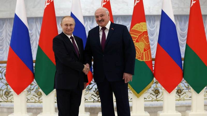 Putin, Lukashenko talk military cooperation