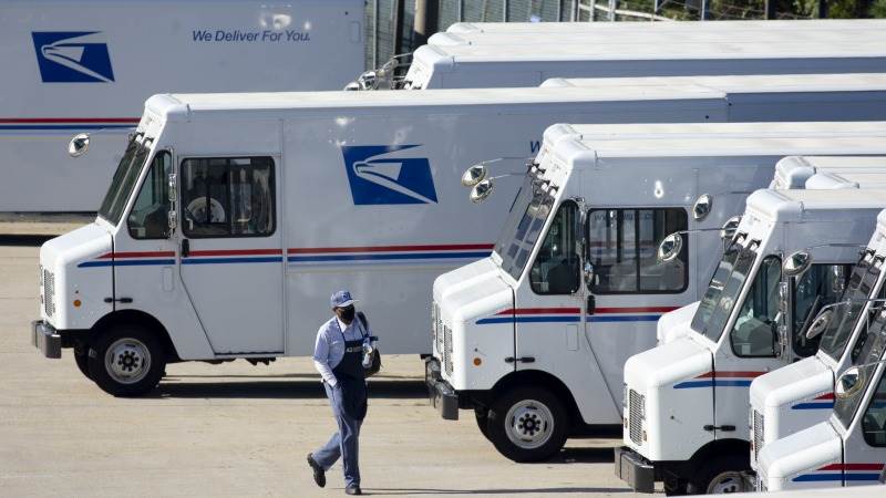 USPS to buy 66,000 electric trucks