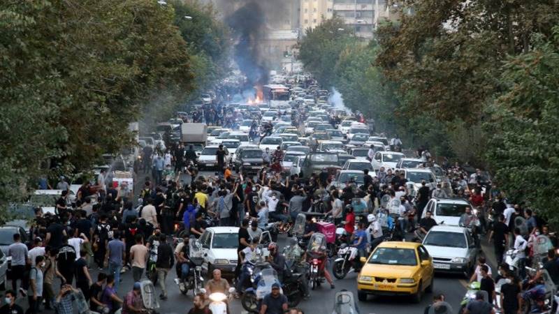 US sanctions more Iranian officials over protests response