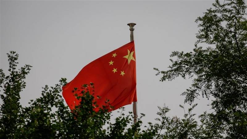 China imposes sanctions on two US citizens