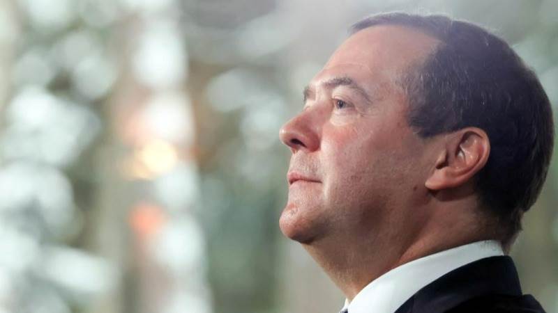 Medvedev predicts Britain's return to EU next year