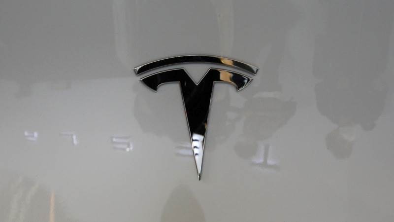 Tesla’s shares down by 5% in premarket