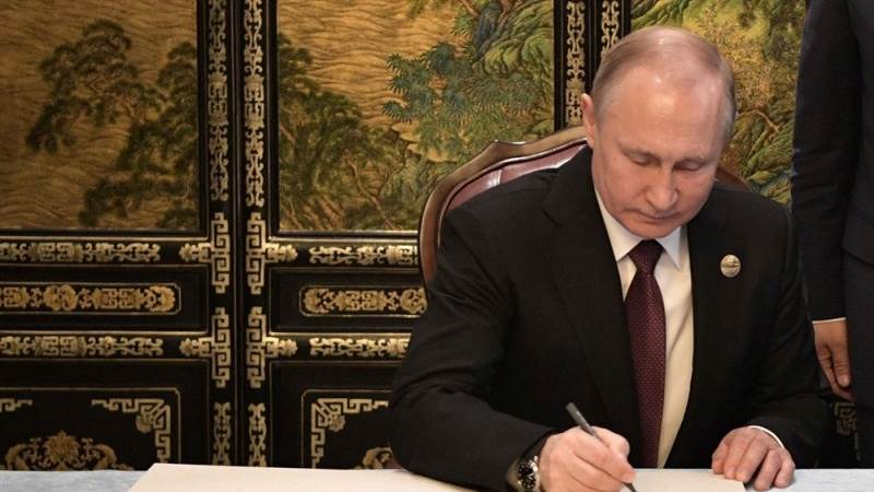 Putin signs ‘preventive measures’ in response to oil price cap