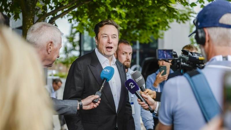 Musk says Twitter to optimize unregretted user minutes