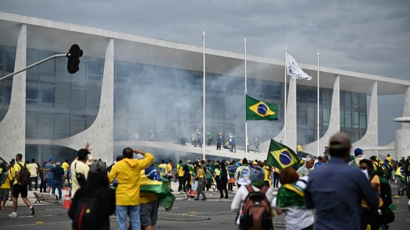 Brasilia governor removed for role in Congress breach