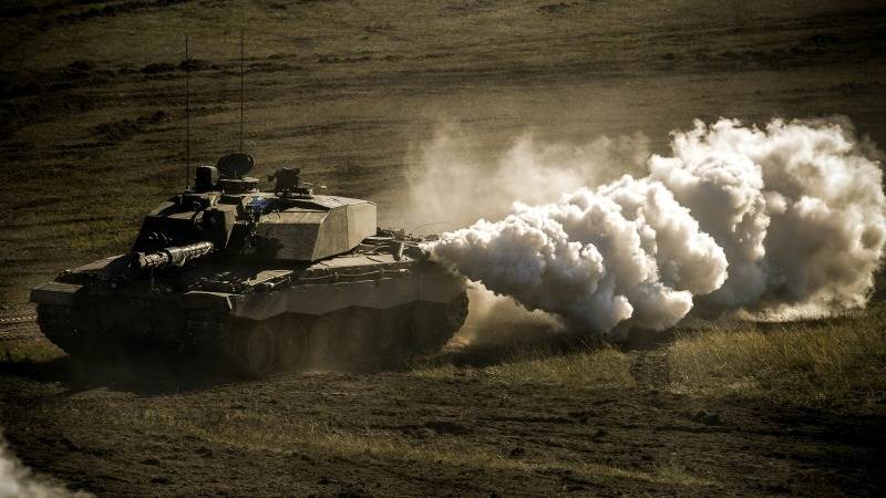 UK ponders over sending Challenger 2 tanks to Kiev