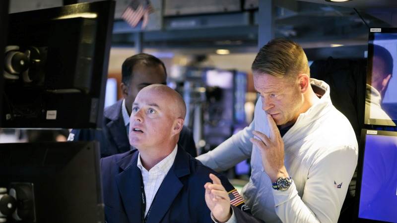 US markets open higher but turn negative shortly after