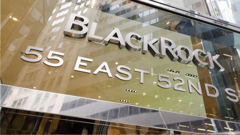 BlackRock EPS drops 11% to $8.29 in Q4