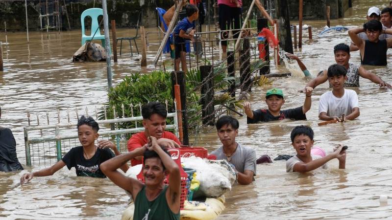 At least 27 dead in Philippines floods