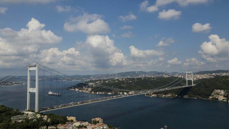 Bosphorus traffic stopped after ship ran aground