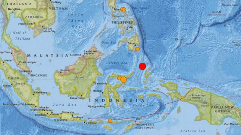 7.2-magnitude quake strikes off Indonesian coast