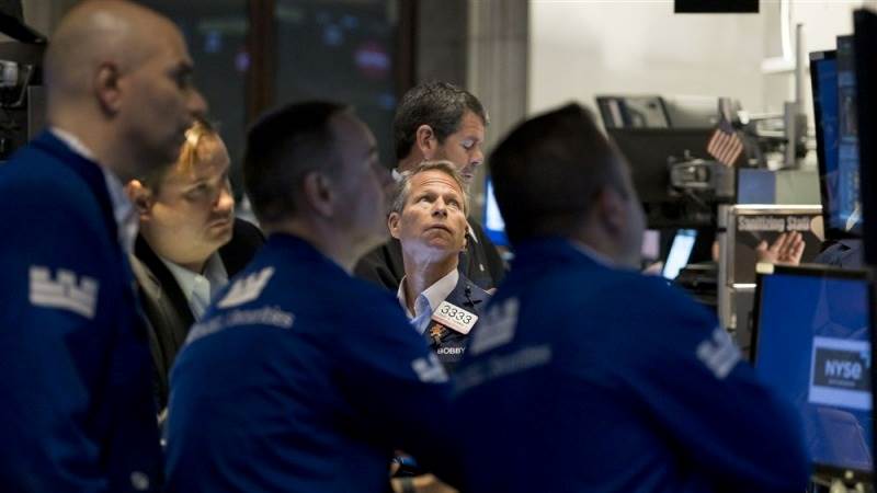 US closes deep in red, Dow plunges 600 pts