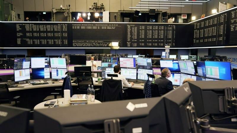 Europe opens in red on recession concerns