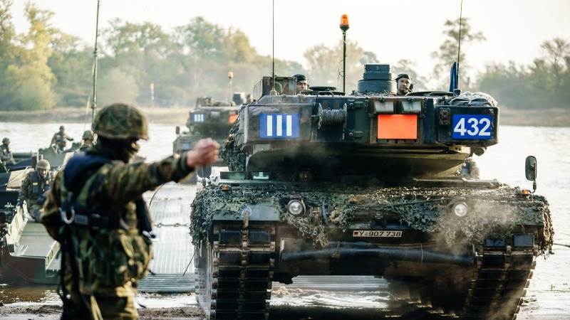 Germany to reportedly send over 100 tanks to Kiev