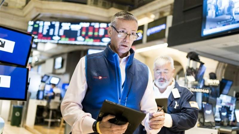 US opens mostly higher after Netflix results