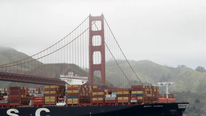 US trade deficit grows to $90.3B in December