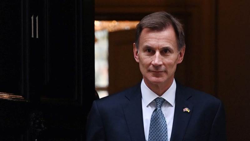 UK’s Hunt to reject pay rises in public sector