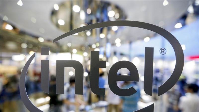 Intel shares drop over 9% after disappointing Q4 2022