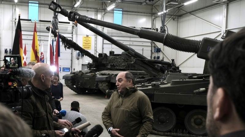 UK: Tanks could arrive in Ukraine by summer