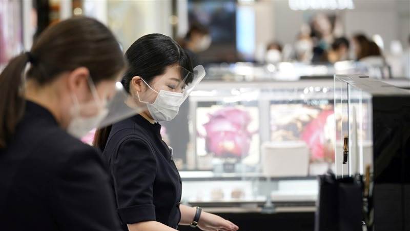 Japanese consumer confidence improves in January