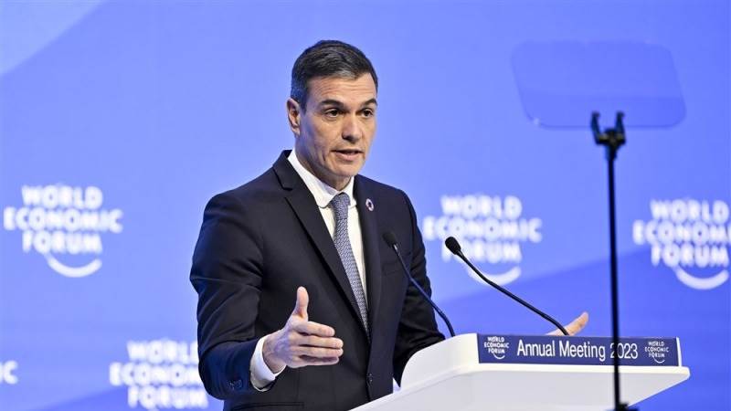 Spain’s PM says country’s minimum wage will rise by 8%