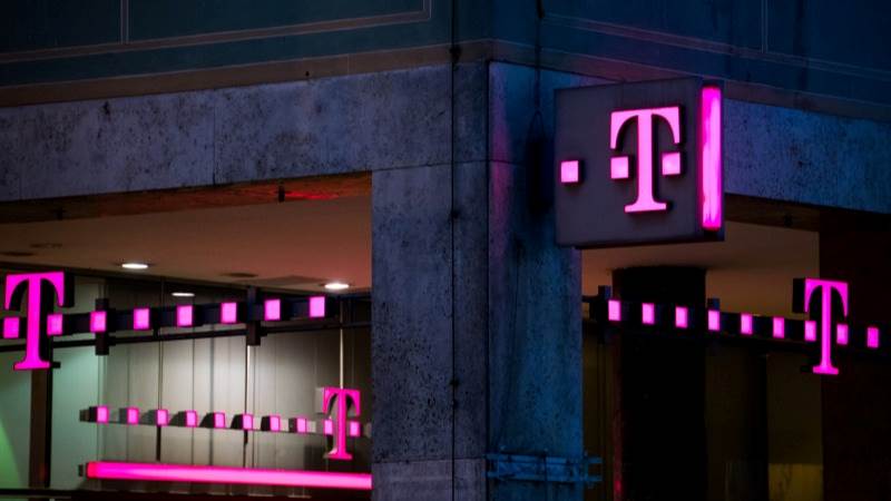 T-Mobile reports Q4 revenue at $15.5B