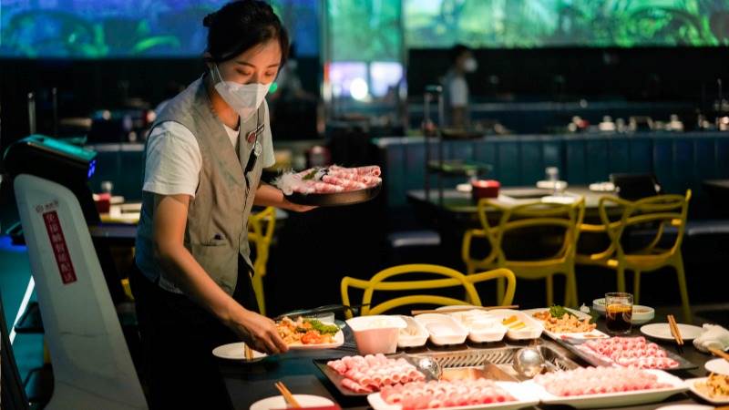 Service sector in China expands in January