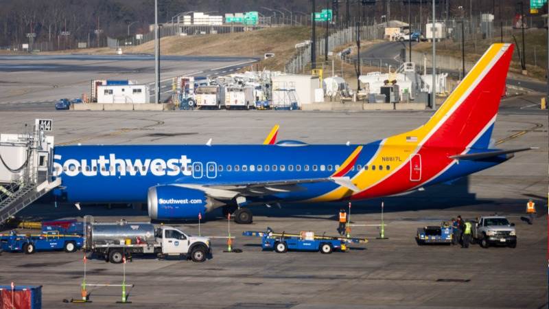 Southwest COO to testify in Senate on holiday flight halt