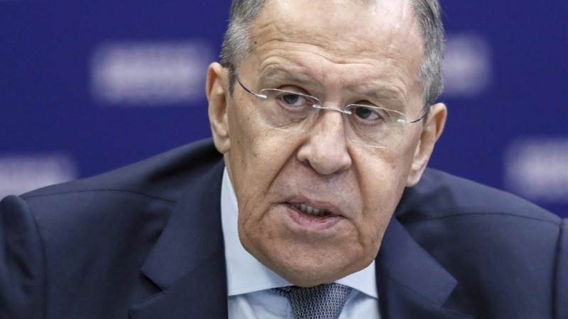 Lavrov arrives on a visit to Iraq