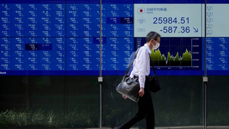 Asia mostly lower ahead of another big earnings week