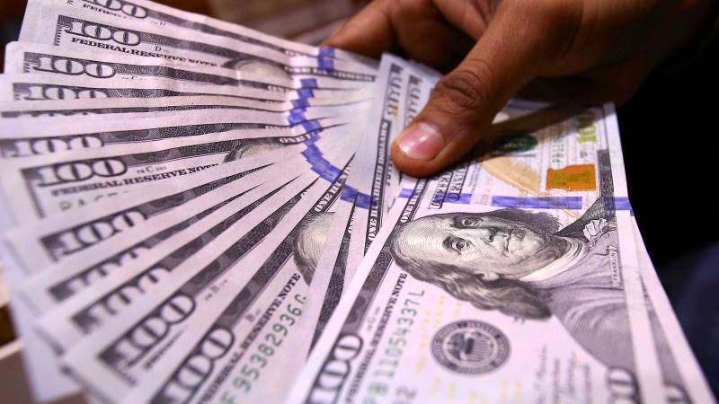 Dollar extends rally against major currencies