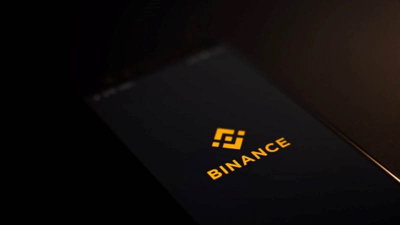 Binance to halt US dollar bank transfers