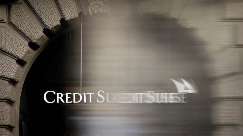 Credit Suisse falls 6% on warning of ‘significant losses’ in 2023