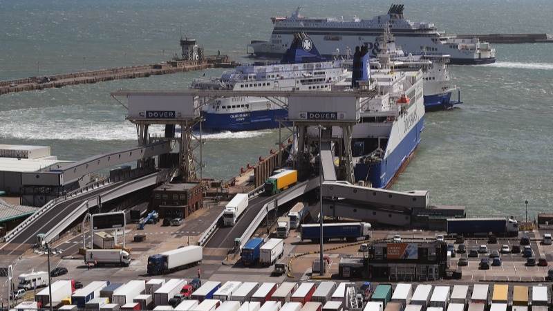 UK trade deficit rises to £26.8 billion in Q4