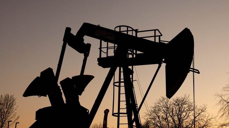 Oil prices up 2% on Russia’s decision to trim output