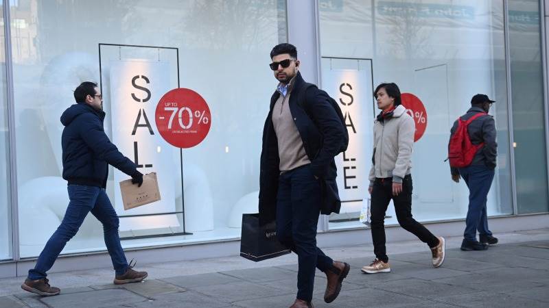 UK retail sales rise 0.5% in January