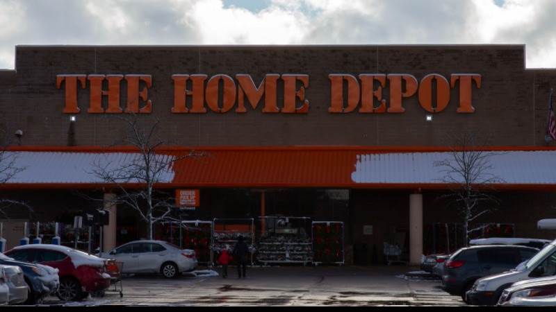 Home Depot’s Q4 sales mostly unchanged at $35.8B