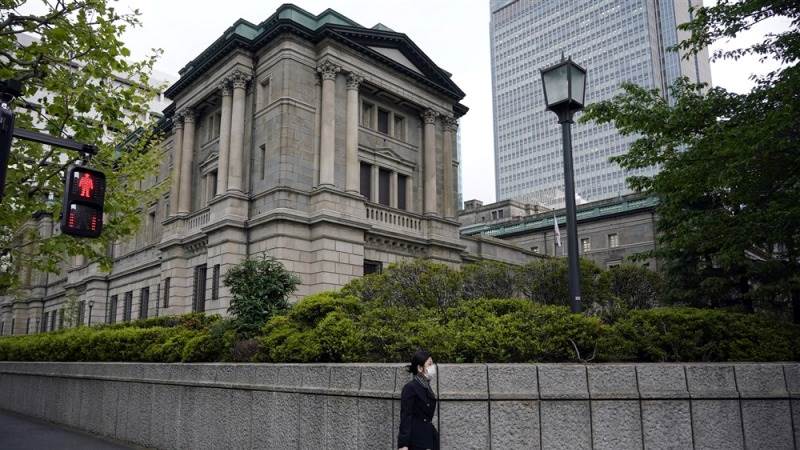 Japan’s central bank announces surprise bond buying operation