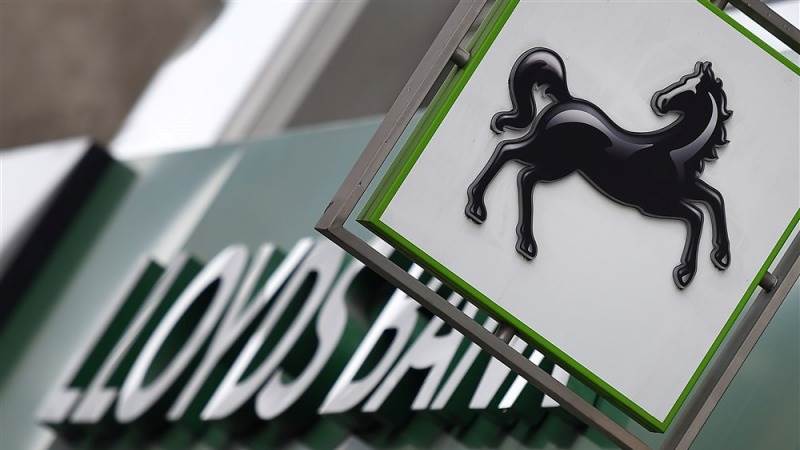 Lloyds’ net income at £5 billion in Q4