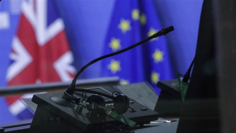 Brexiters, DUP reportedly still not backing NI deal