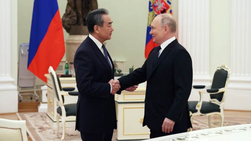 Wang Yi: China to assist in solving Ukraine conflict