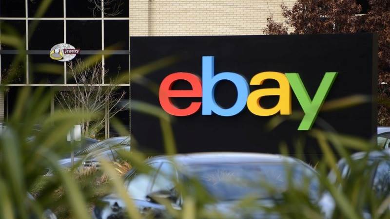 eBay reports revenue of $2.5 billion in Q4