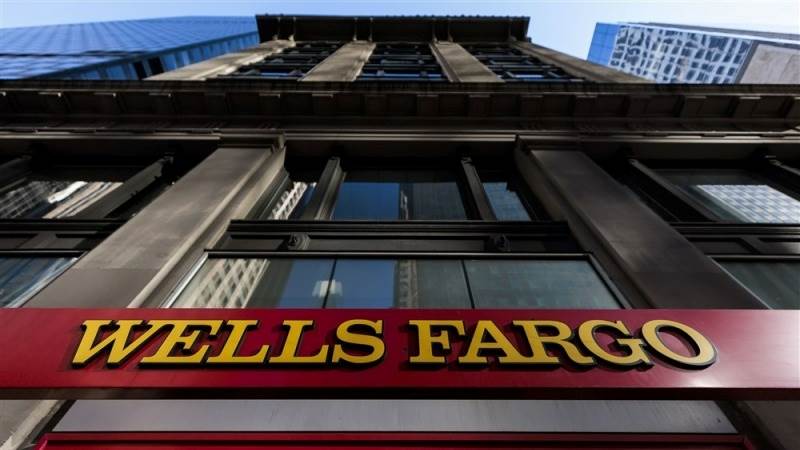 Wells Fargo lays off hundreds of mortgage bankers