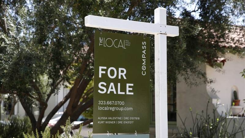 US mortgage applications down 5.7%