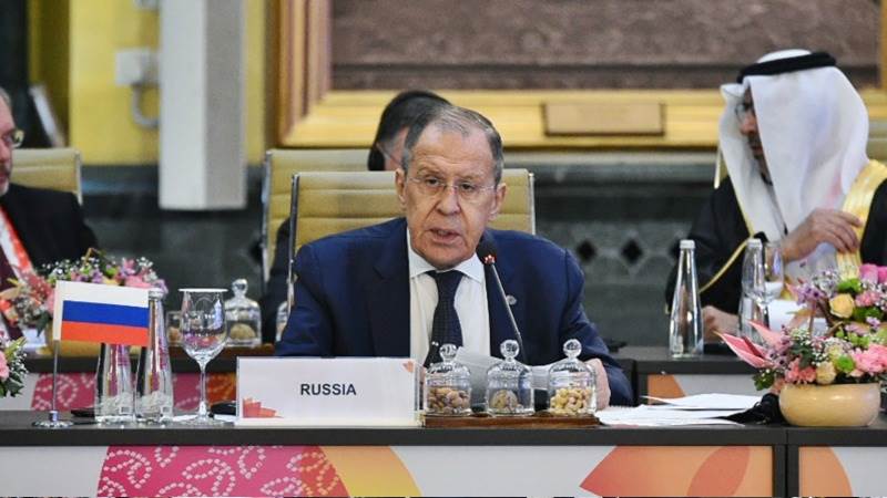 Lavrov: Russia doesn’t reject proposals for peace talks