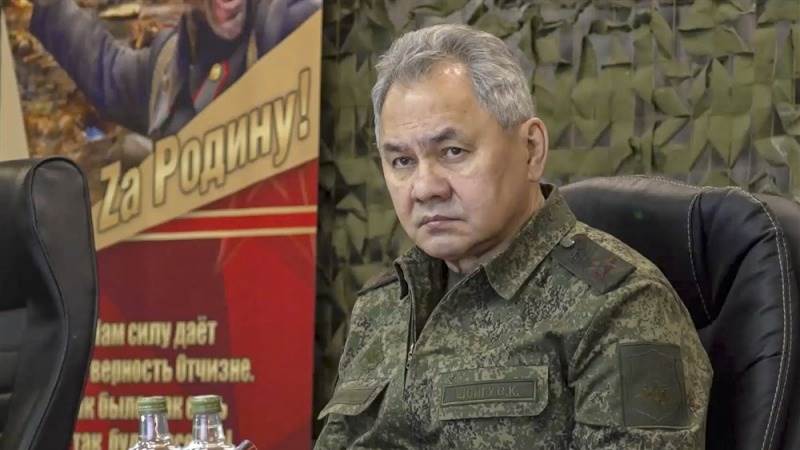 Shoigu visits Russian soldiers in Ukraine